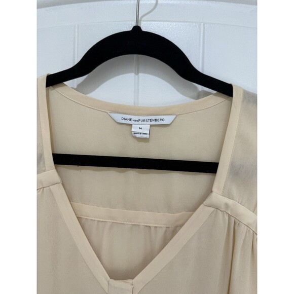 Diane Von Furstenberg Blouse Top Beige Nude Long Sleeve 100% Silk Sz 14 - Picture 3 of 9